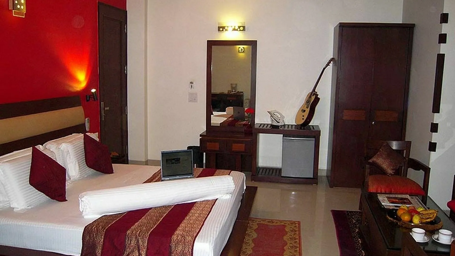 Maxfort Greenwood City Gurgaon 3*,  Índia