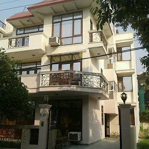 Pamposh Guest House, Gurgaon